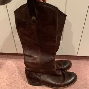 Frye riding boots in brown leather. Authentic